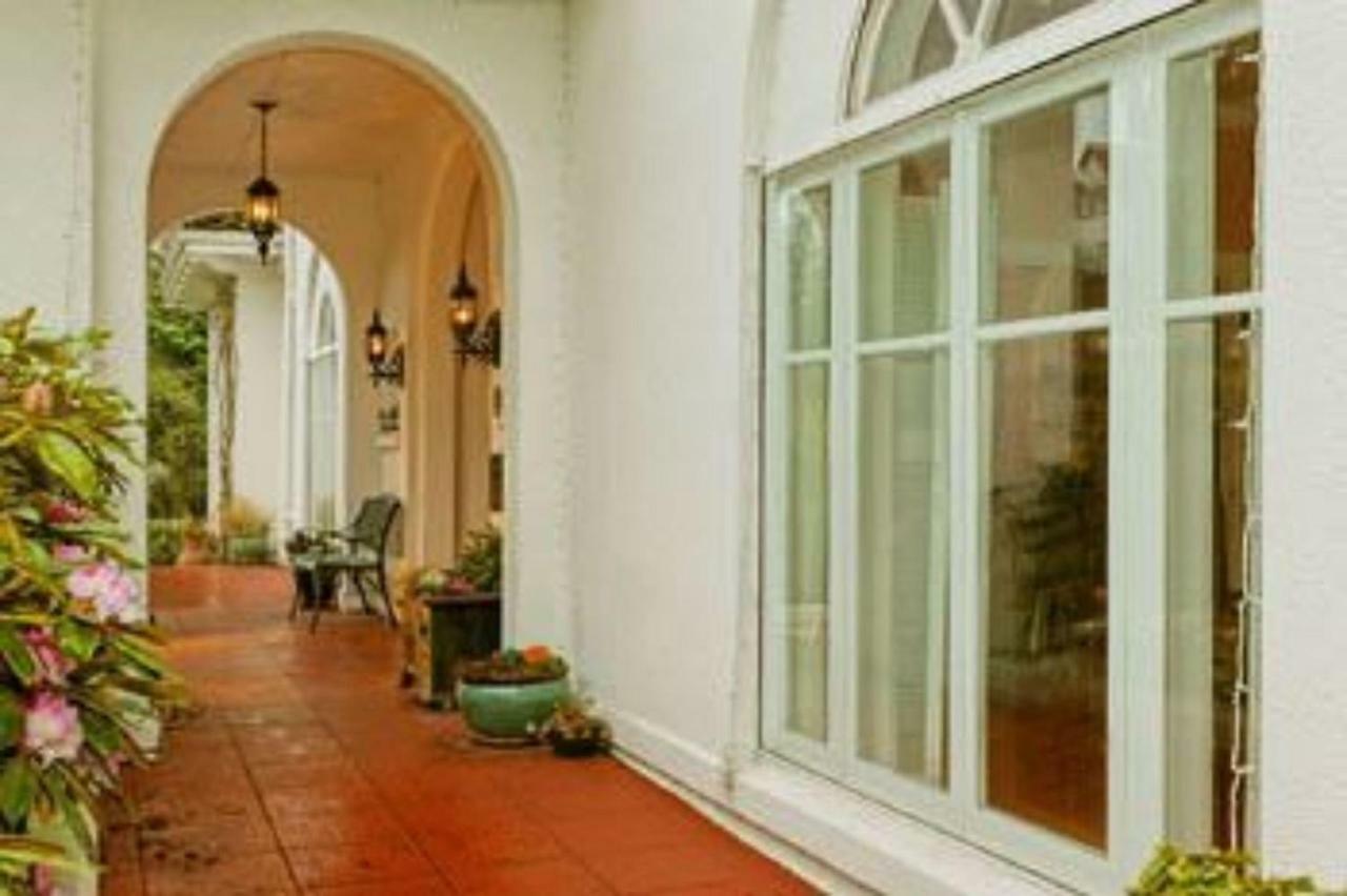 The Villa Bed & Breakfast (Adults Only) Tacoma Exterior photo