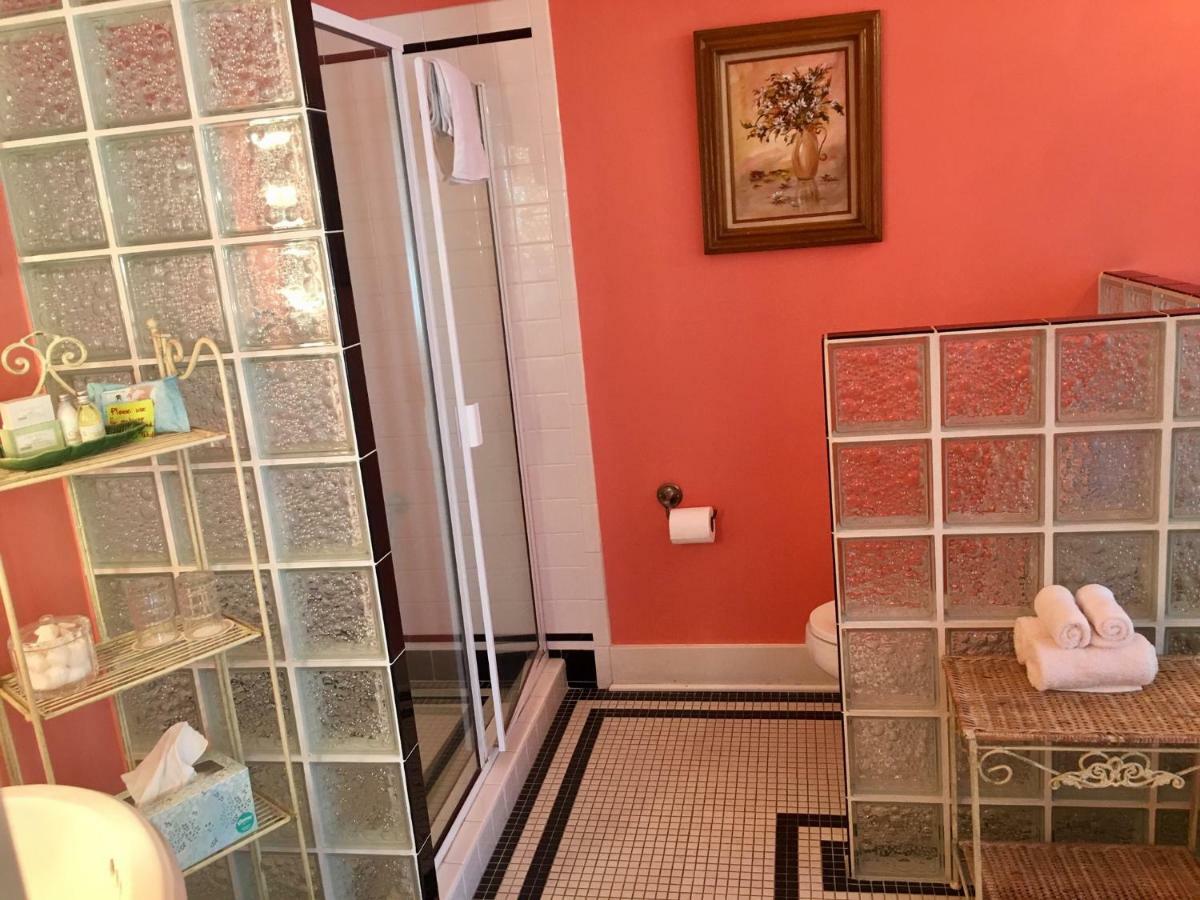 The Villa Bed & Breakfast (Adults Only) Tacoma Room photo