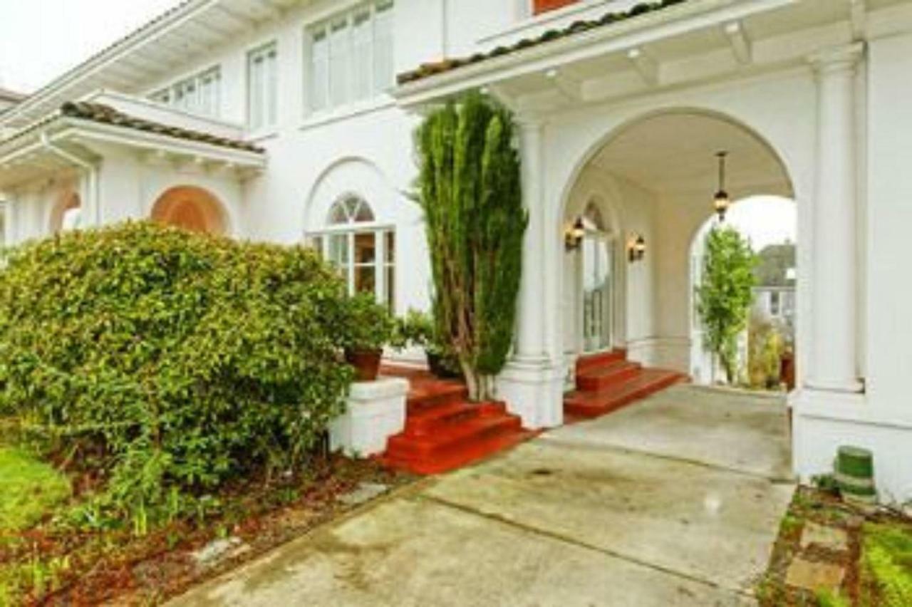 The Villa Bed & Breakfast (Adults Only) Tacoma Exterior photo