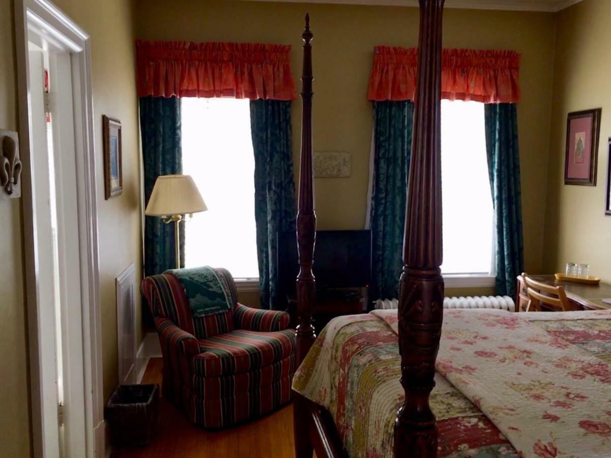 The Villa Bed & Breakfast (Adults Only) Tacoma Room photo